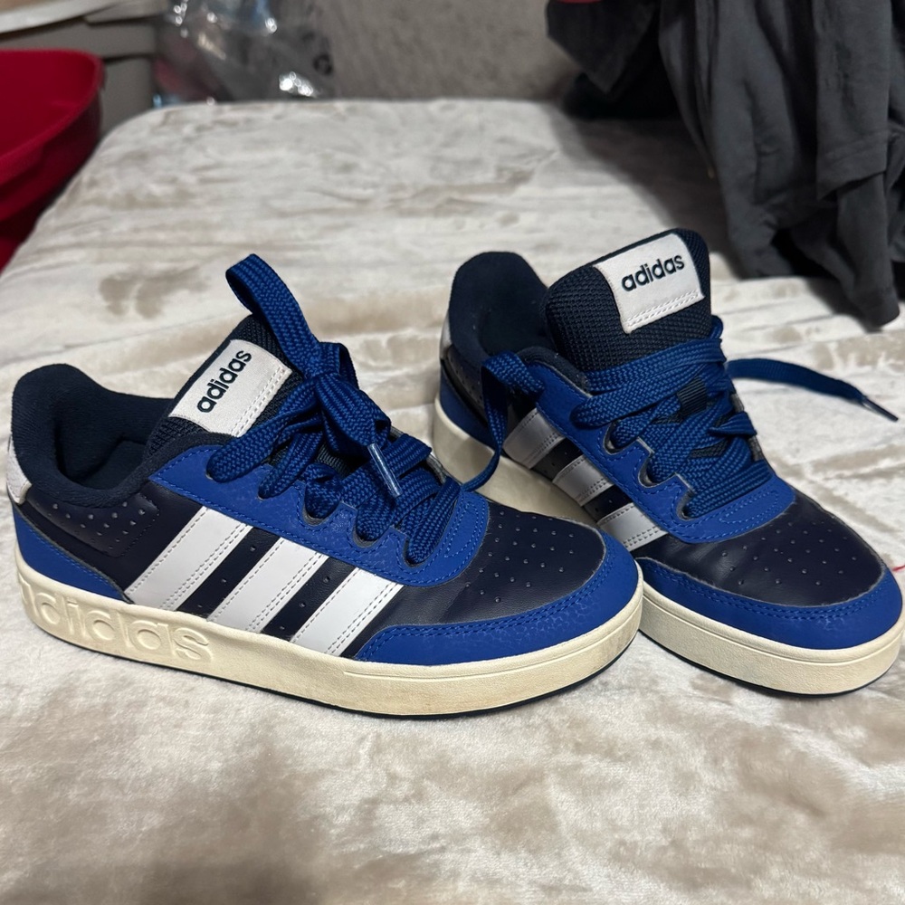 Adidas size 4